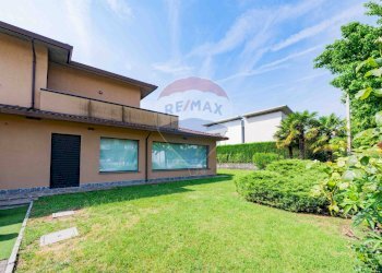 Giardino - Ufficio IV NOVEMBRE
 
10, Lallio - foto 2