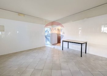 Stanza vuota - Appartamento Darfo Boario Terme - foto 4