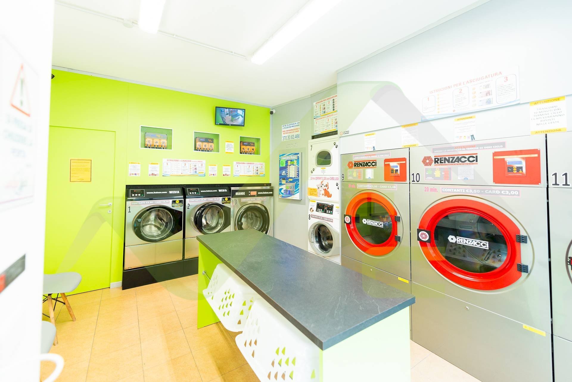 Foto 3 - Shop VIA NASSIRYA
 
3, Vignate - photo 3