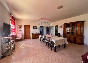 Sala da pranzo - Casa indipendente C/da Rapinella
 
snc, Fragneto Monforte - foto 15