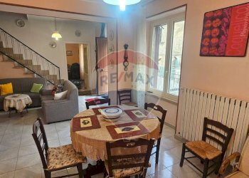 Sala da pranzo - Semi-detached house Via Procusi
 
61, Solopaca - photo 8