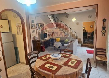 Sala da pranzo - Semi-detached house Via Procusi
 
61, Solopaca - photo 10
