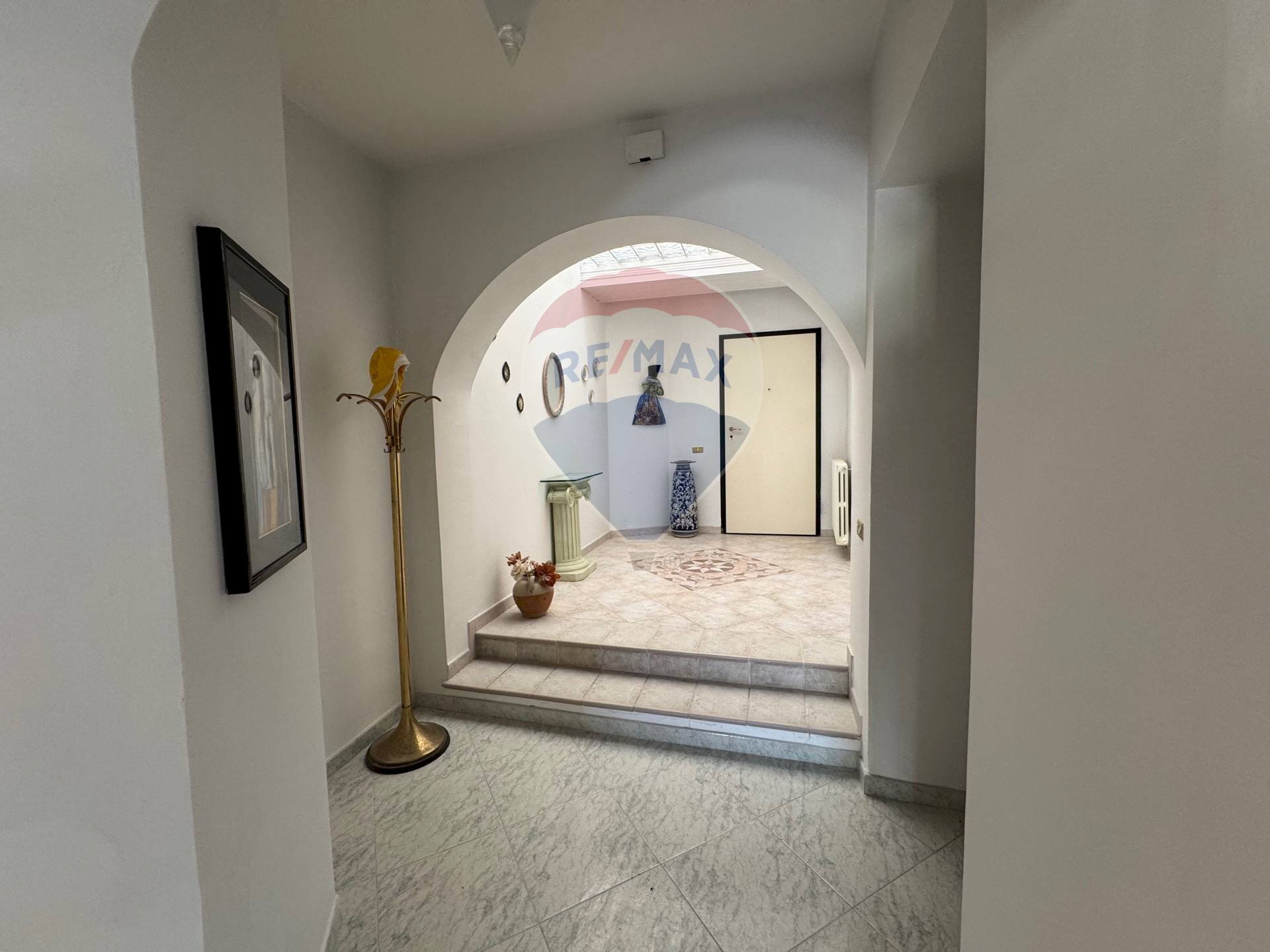 Hall / corridoio - Apartment via Carlo Alberto
 
1, Fragneto Monforte - photo 1