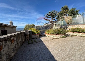 Terrazza - Appartamento via Carlo Alberto
 
1, Fragneto Monforte - foto 7