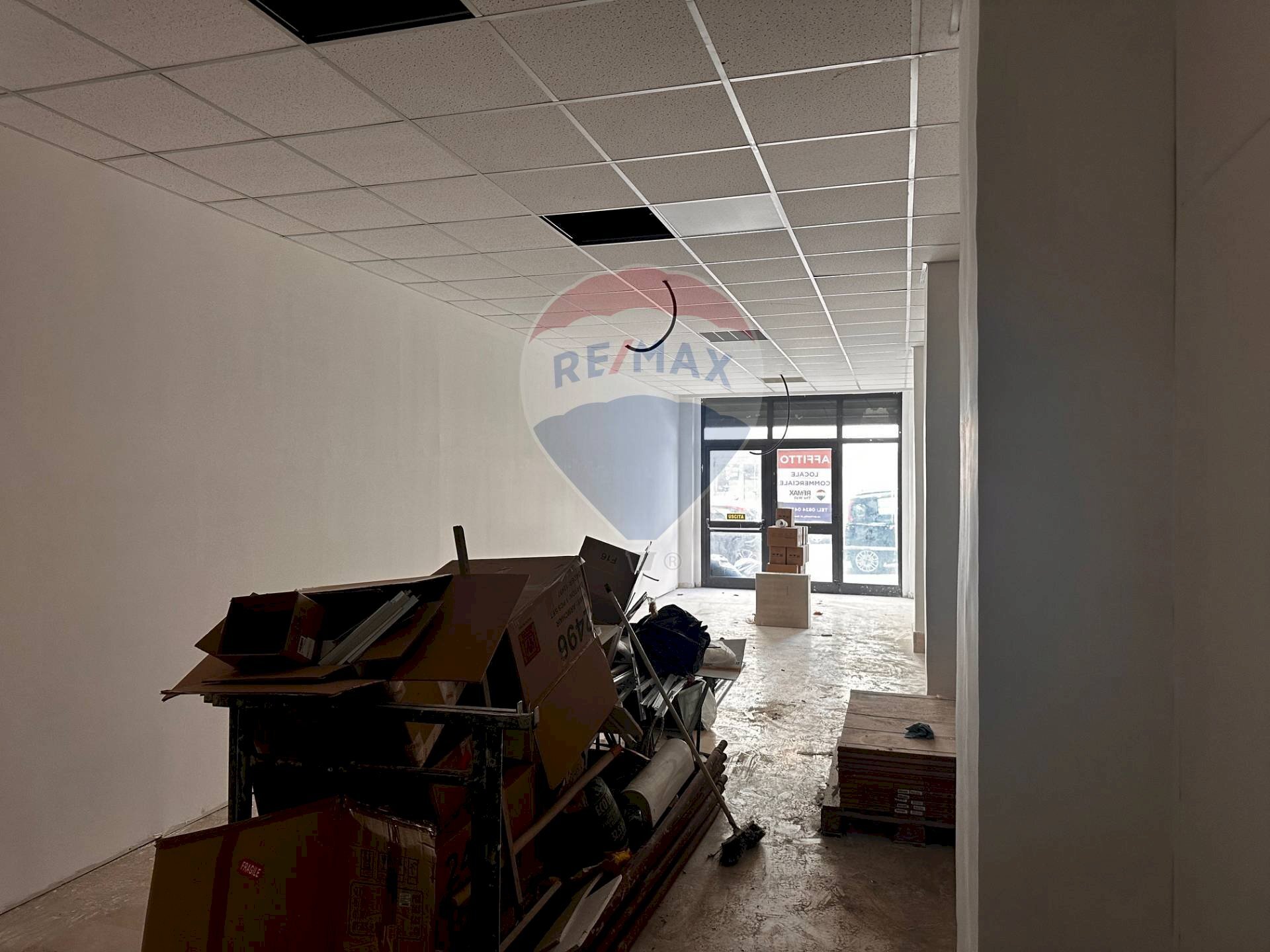 Hall / corridoio - Commercial Premises via Torre della Catena
 
136, Benevento - photo 1