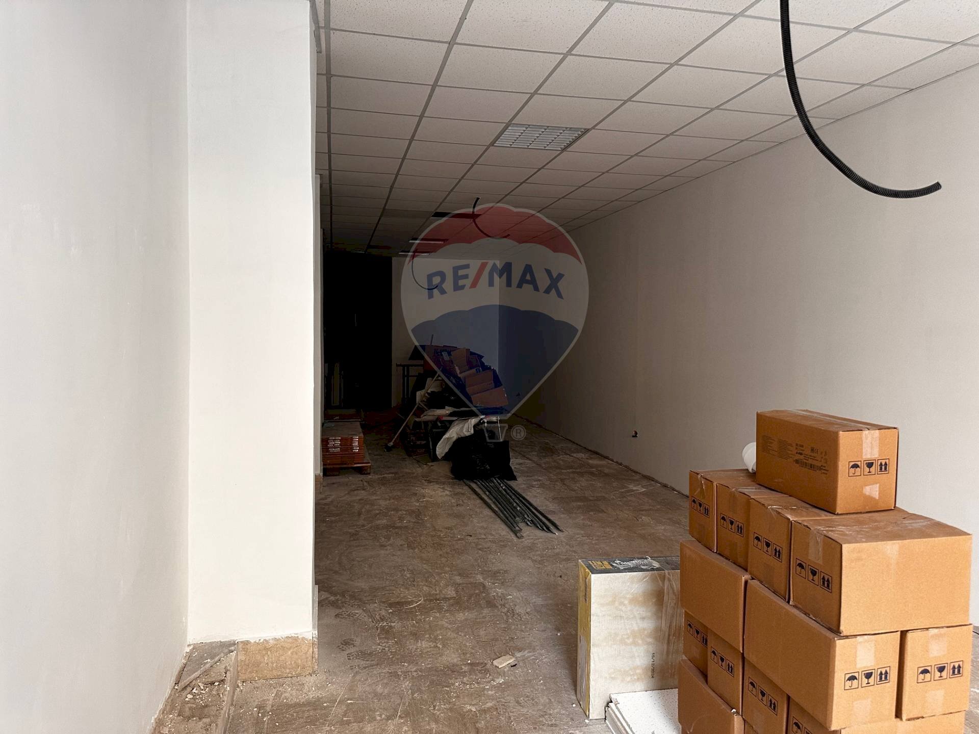 Hall / corridoio - Commercial Premises via Torre della Catena
 
136, Benevento - photo 3