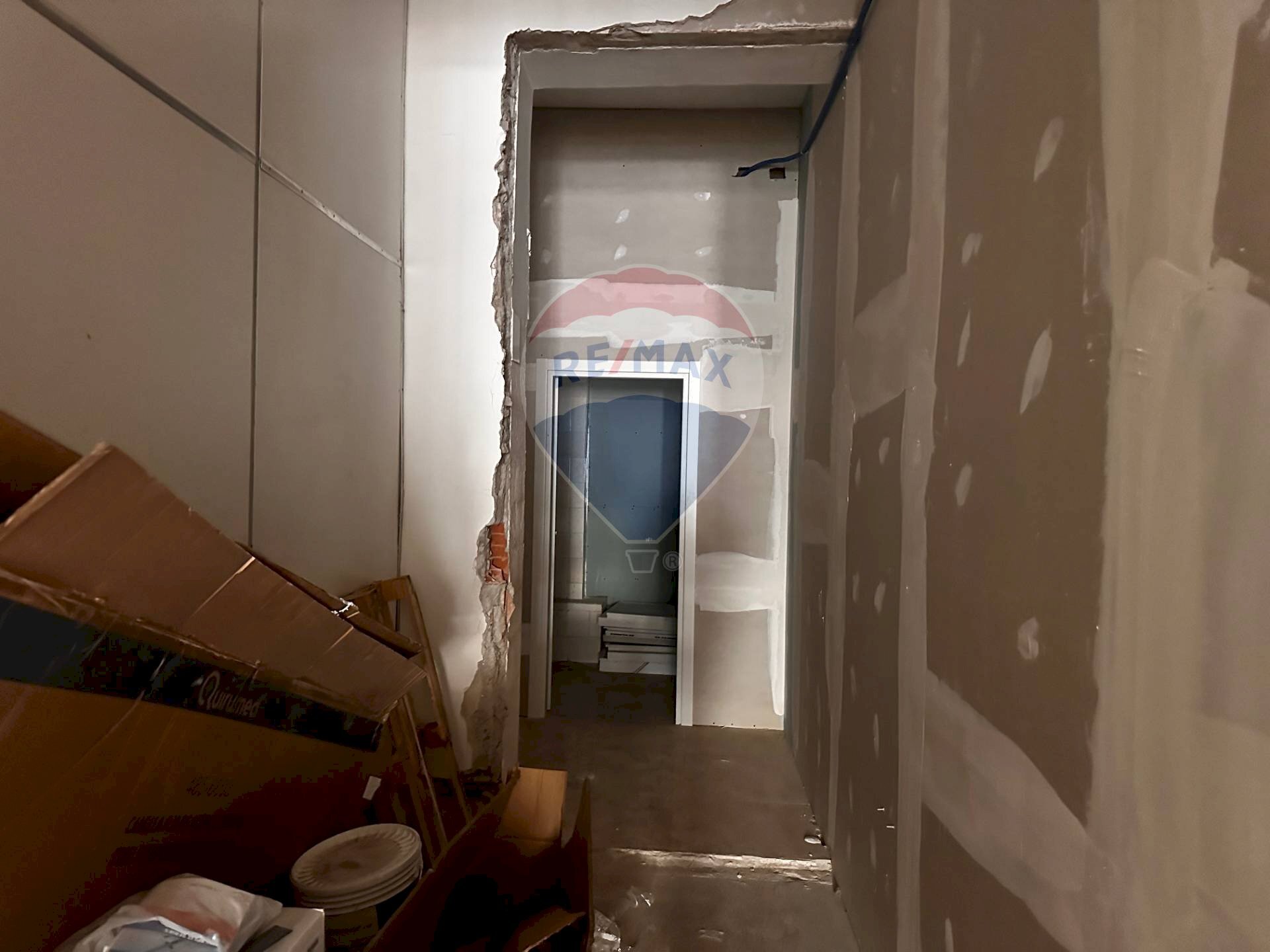 Bagno - Locale Commerciale via Torre della Catena
 
136, Benevento - foto 2