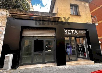 Edificio all\'aperto - Commercial Premises via Torre della Catena
 
136, Benevento - photo 2