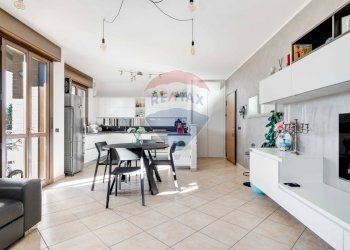 Sala da pranzo - Trilocale via Merano
 
16, Busto Arsizio - foto 5