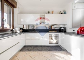 Cucina - Trilocale via Merano
 
16, Busto Arsizio - foto 7