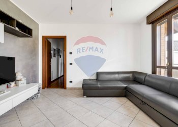 Soggiorno - Trilocale via Merano
 
16, Busto Arsizio - foto 10