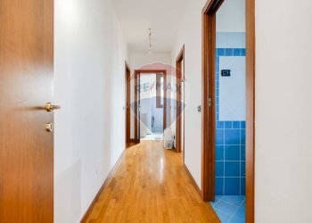 Hall / corridoio - Trilocale via Merano
 
16, Busto Arsizio - foto 17