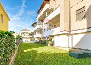 Edificio all\'aperto - Trilocale via Merano
 
16, Busto Arsizio - foto 2