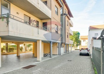 Edificio all\'aperto - Trilocale via Merano
 
16, Busto Arsizio - foto 22