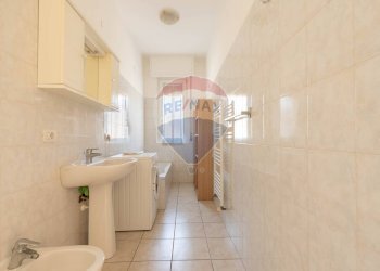 Bagno - Trilocale VIA PIER FRANCESCO MOIA
 
87, Brugherio - foto 19