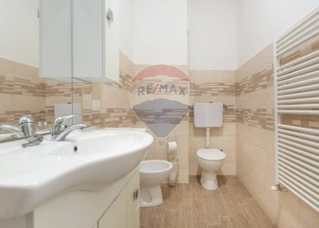Bagno - Bilocale via Avezzano
 
44, Chieti - foto 11