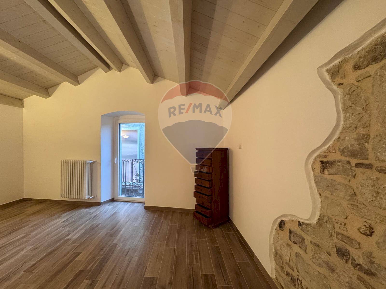 Stanza vuota - Semi-detached house Via Castello
 
15, Riccia - photo 1