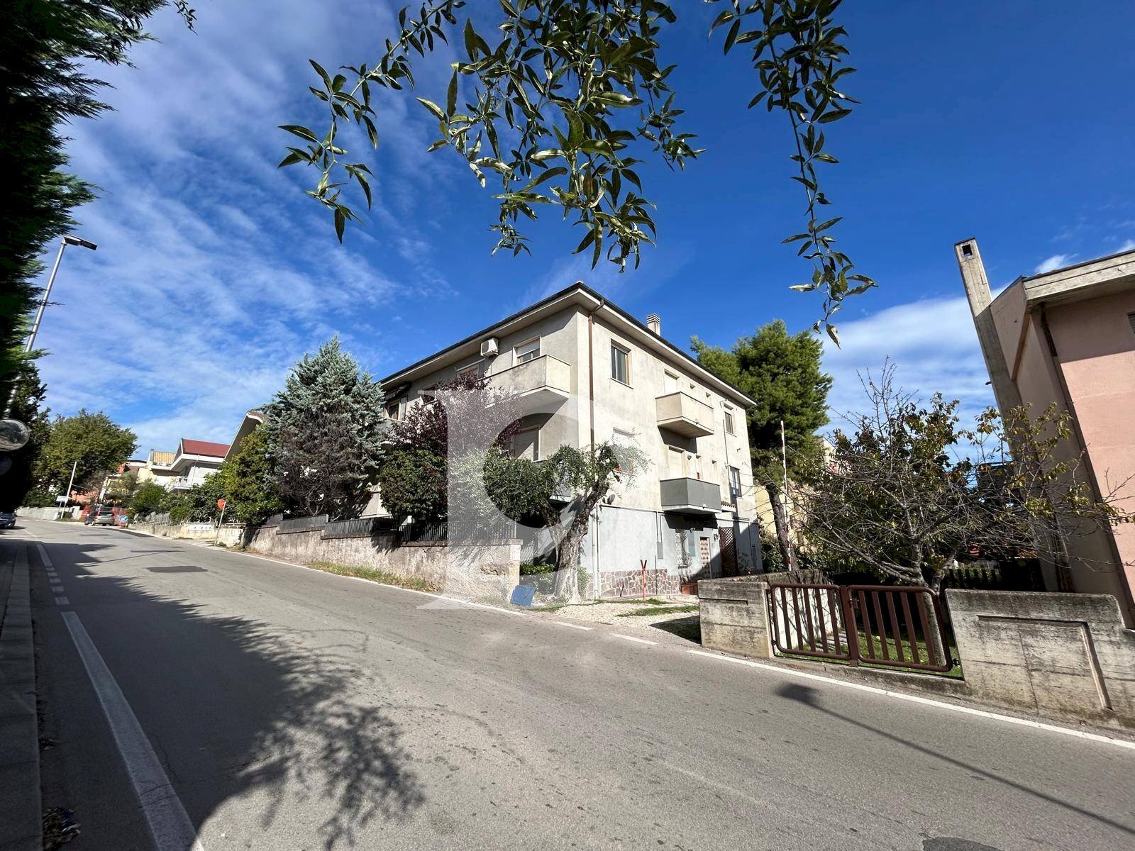 Foto 1 - Quadrilocale Via Colle Innamorati
 
10, Pescara - foto 1