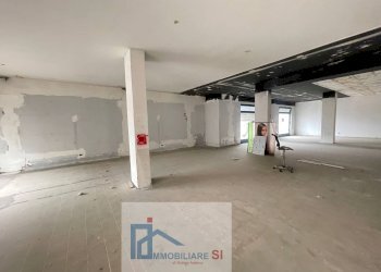 Foto 3 - Locale Commerciale Via Piranesi, Benevento - foto 3