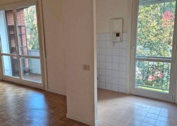 Soggiorno - Three-room apartment via Cesare Battisti, 23, Vedano al Lambro - photo 2