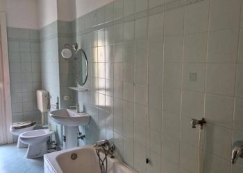 Bagno - Trilocale via Cesare Battisti, 23, Vedano al Lambro - foto 5
