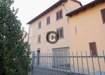 Facciata - Casa indipendente via Canavere, 6, Ciriè - foto 1