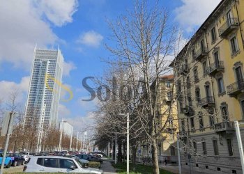 Corso Castelfidardo con grattacielo Intesa.jpg - Quadrilocale Via Vincenzo Vela 49, Torino (zona Crocetta) - foto 19