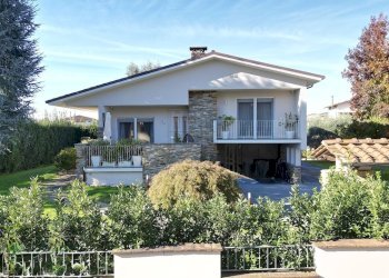 vendesi villetta indipendente con giardino capanno - Villa Via di Marlia 274, Capannori - foto 3