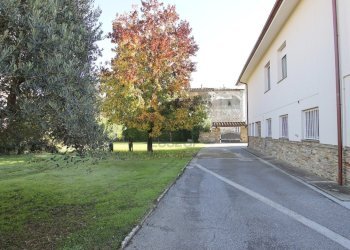 vendesi villetta indipendente con giardino capanno - Villa Via di Marlia 274, Capannori - foto 6