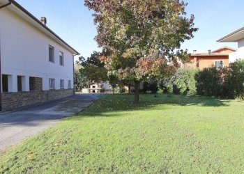 vendesi villetta indipendente con giardino capanno - Villa Via di Marlia 274, Capannori - foto 8