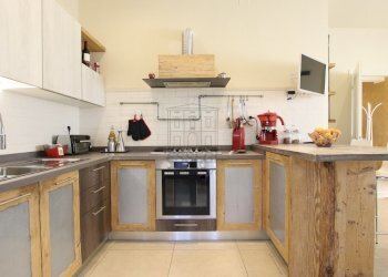 vendesi villetta indipendente con giardino capanno - Villa Via di Marlia 274, Capannori - foto 16