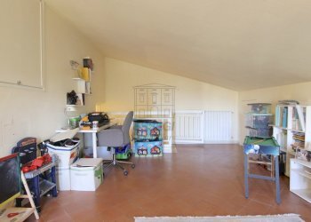 vendesi villetta indipendente con giardino capanno - Villa Via di Marlia 274, Capannori - foto 27