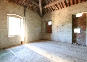 vendesi rustico da ristrutturare luccaIMG_0068.JPG - Casale Guamo 34A, Capannori - photo 9