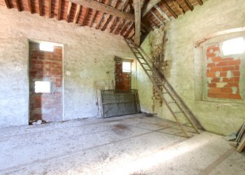 vendesi rustico da ristrutturare luccaIMG_0070.JPG - Casale Guamo 34A, Capannori - photo 13
