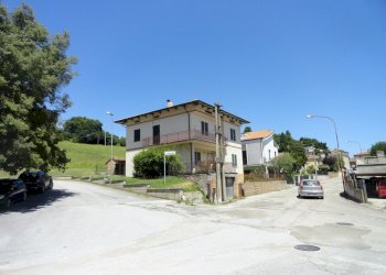 DSC04038.jpg - Casa indipendente Via G. Garibaldi 64, San Lorenzo in Campo - foto 4