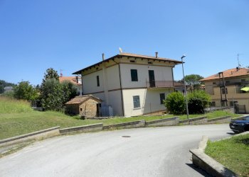 DSC04040.JPG - Casa indipendente Via G. Garibaldi 64, San Lorenzo in Campo - foto 5