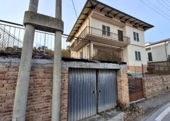 492f222a-af53-472f-bc3f-bd0e1fd778ac.jpg - Casa indipendente Via G. Garibaldi 64, San Lorenzo in Campo - foto 8