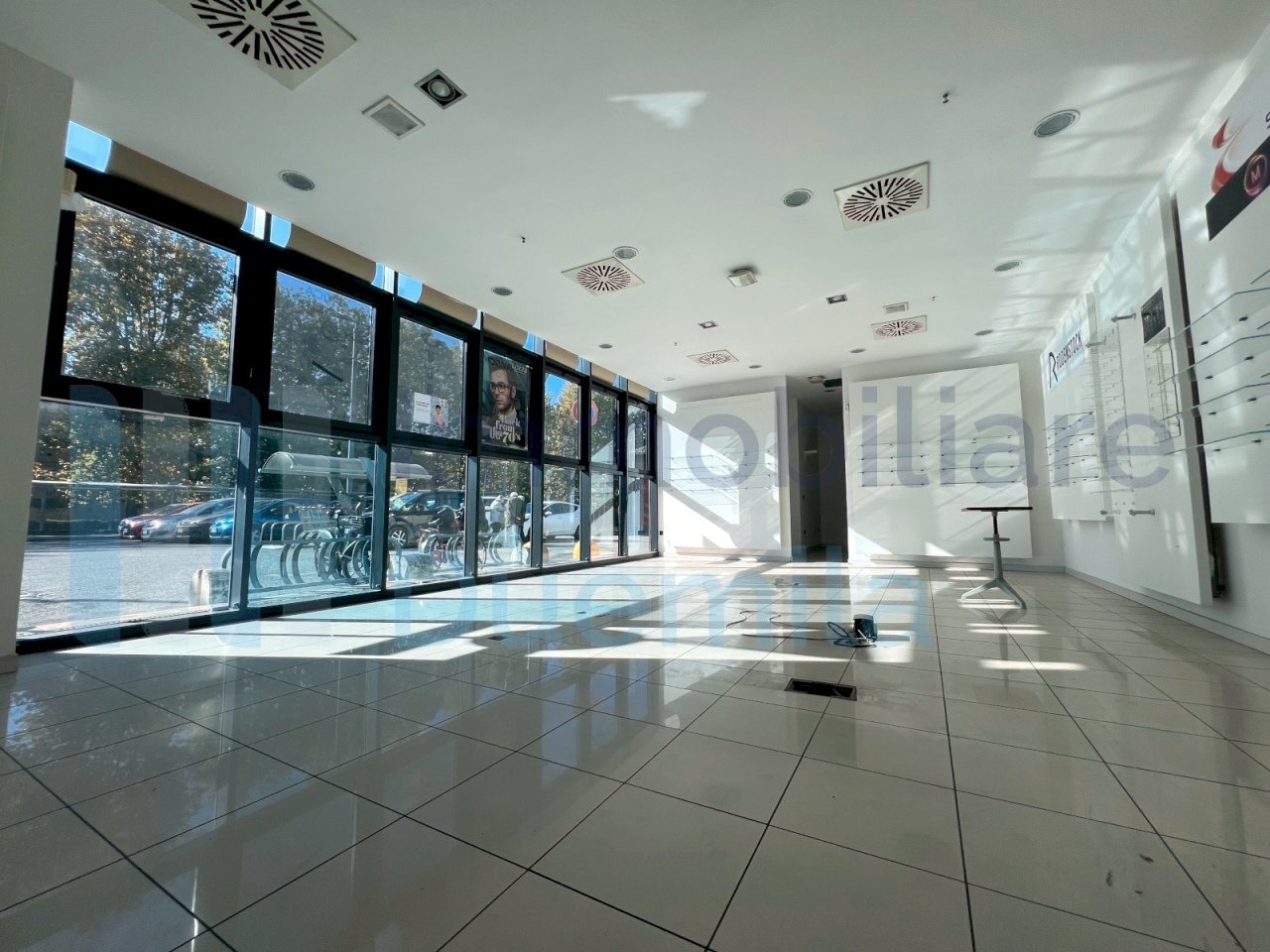 IMMAGINE03-ink.jpeg - Commercial Premises Bologna - photo 3