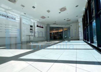 IMMAGINE05-ink.jpeg - Commercial Premises Bologna - photo 5