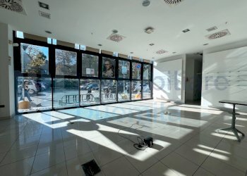 IMMAGINE07-ink.jpeg - Commercial Premises Bologna - photo 7