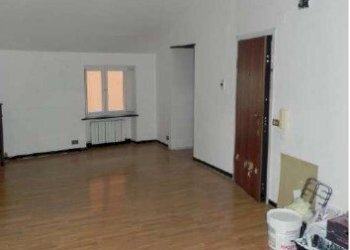 3.jpg - Mansarda Via Ponterotto 80, Genova (zona Marassi) - foto 2