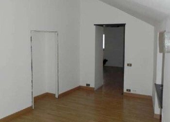 9.jpg - Mansarda Via Ponterotto 80, Genova (zona Marassi) - foto 8