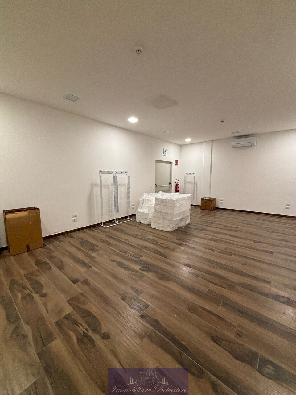 PHOTO-2025-11-06-17-19-095.jpg - Laboratorio Via Castonella, Campi Bisenzio - foto 2