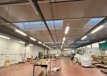 PHOTO-2025-11-06-17-19-081.jpg - Laboratorio Via Castonella, Campi Bisenzio - foto 1