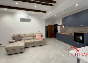 1.2 zonagiorno.jpg - Trilocale VIA PAGLIA 20, Genova (zona Sestri Ponente) - foto 5