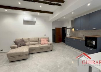 1.5 zonagiorno.jpg - Trilocale VIA PAGLIA 20, Genova (zona Sestri Ponente) - foto 7