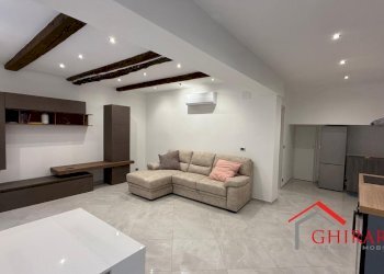 1.6 zonagiorno.jpg - Trilocale VIA PAGLIA 20, Genova (zona Sestri Ponente) - foto 8