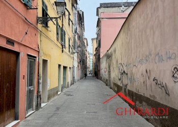 6.1 esterni.jpg - Trilocale VIA PAGLIA 20, Genova (zona Sestri Ponente) - foto 20