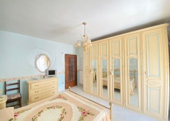 8 camera da letto.JPG - Trilocale Giugliano in Campania - foto 8