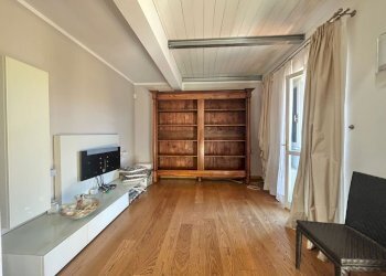 3c90e10c-bcf5-4a0d-afe4-dc58b5765c96.jpg - Attico Sarzana - foto 10